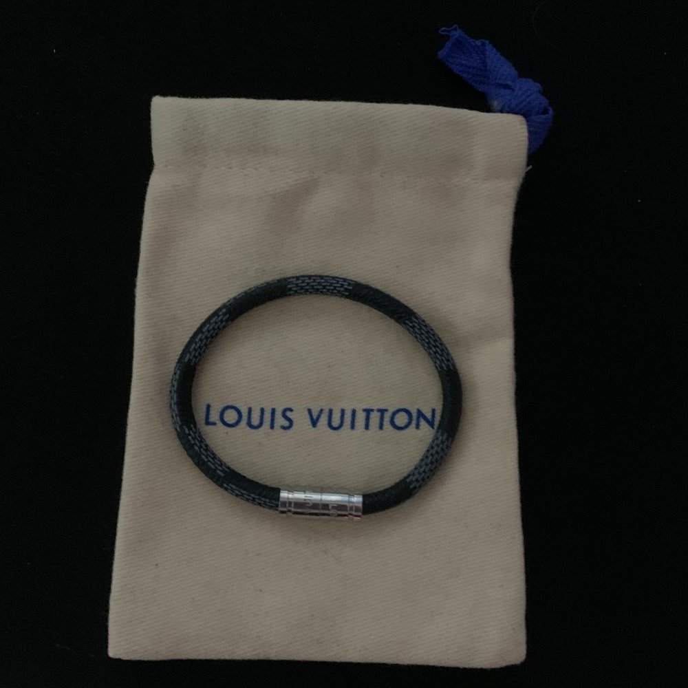 Lv Magnet Bracelet